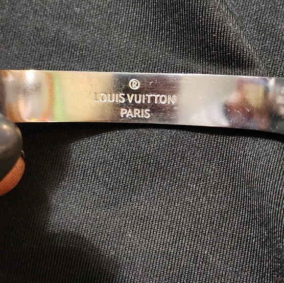 Louis Vuitton nanogram cuff bracelet (silver). - Picture 2 of 6